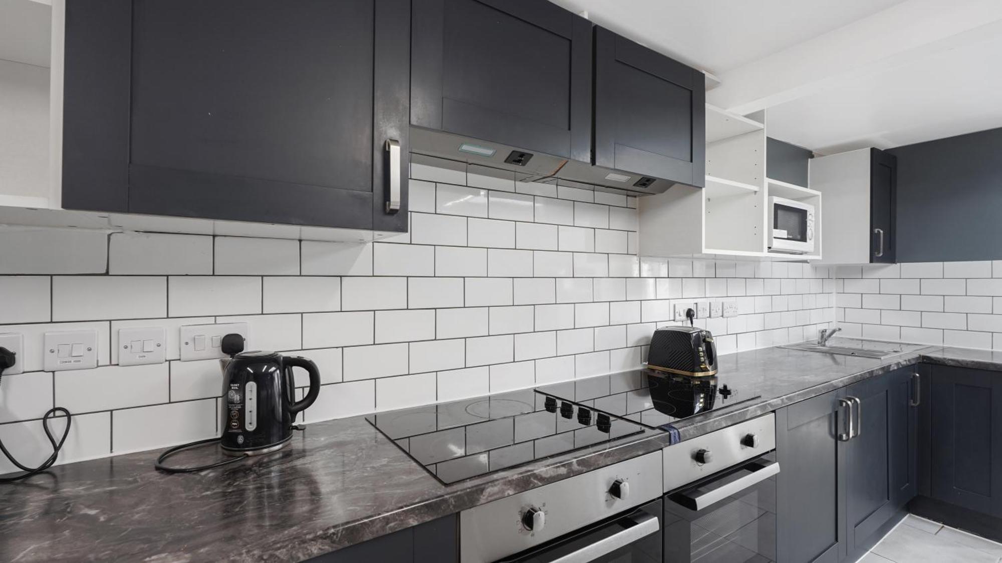 Place To Stay In Longbridge Barking  Ngoại thất bức ảnh