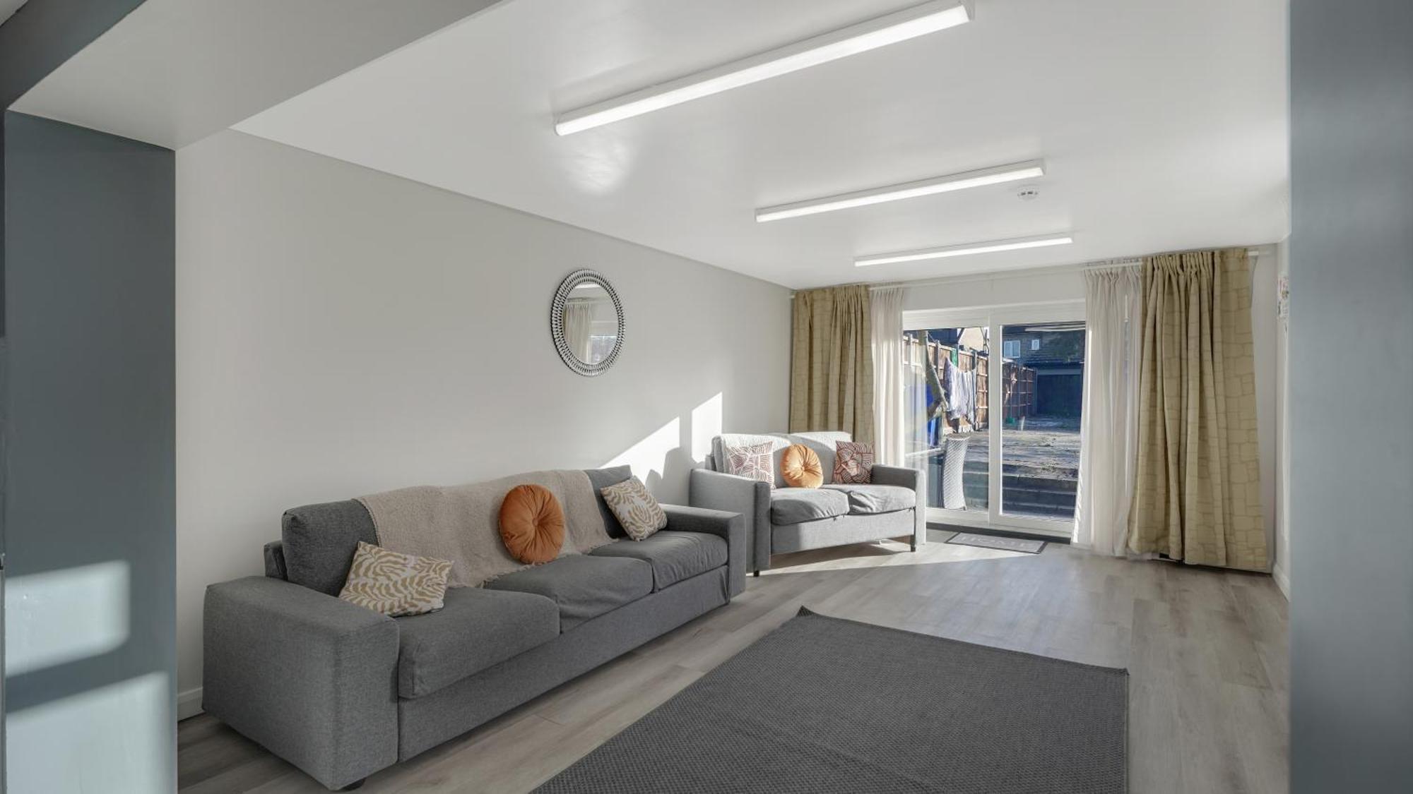 Place To Stay In Longbridge Barking  Ngoại thất bức ảnh
